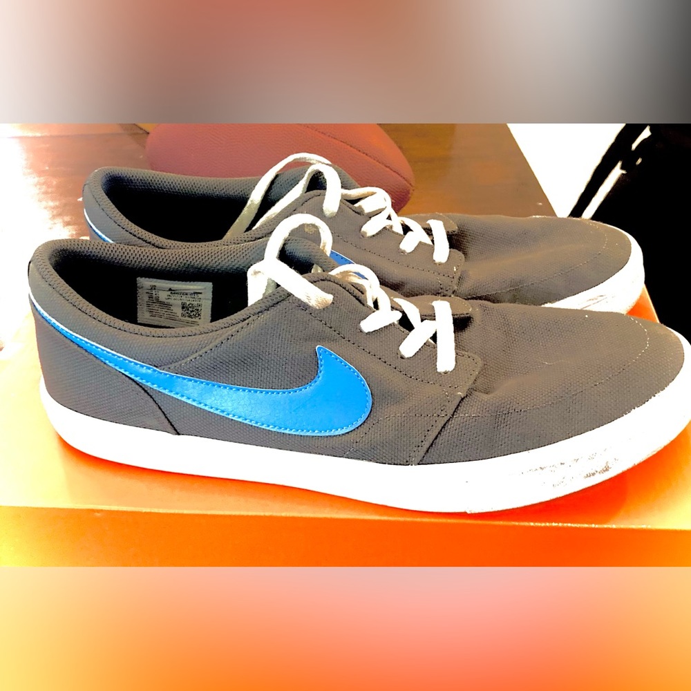 Nike - men’s size 11 (u.s).